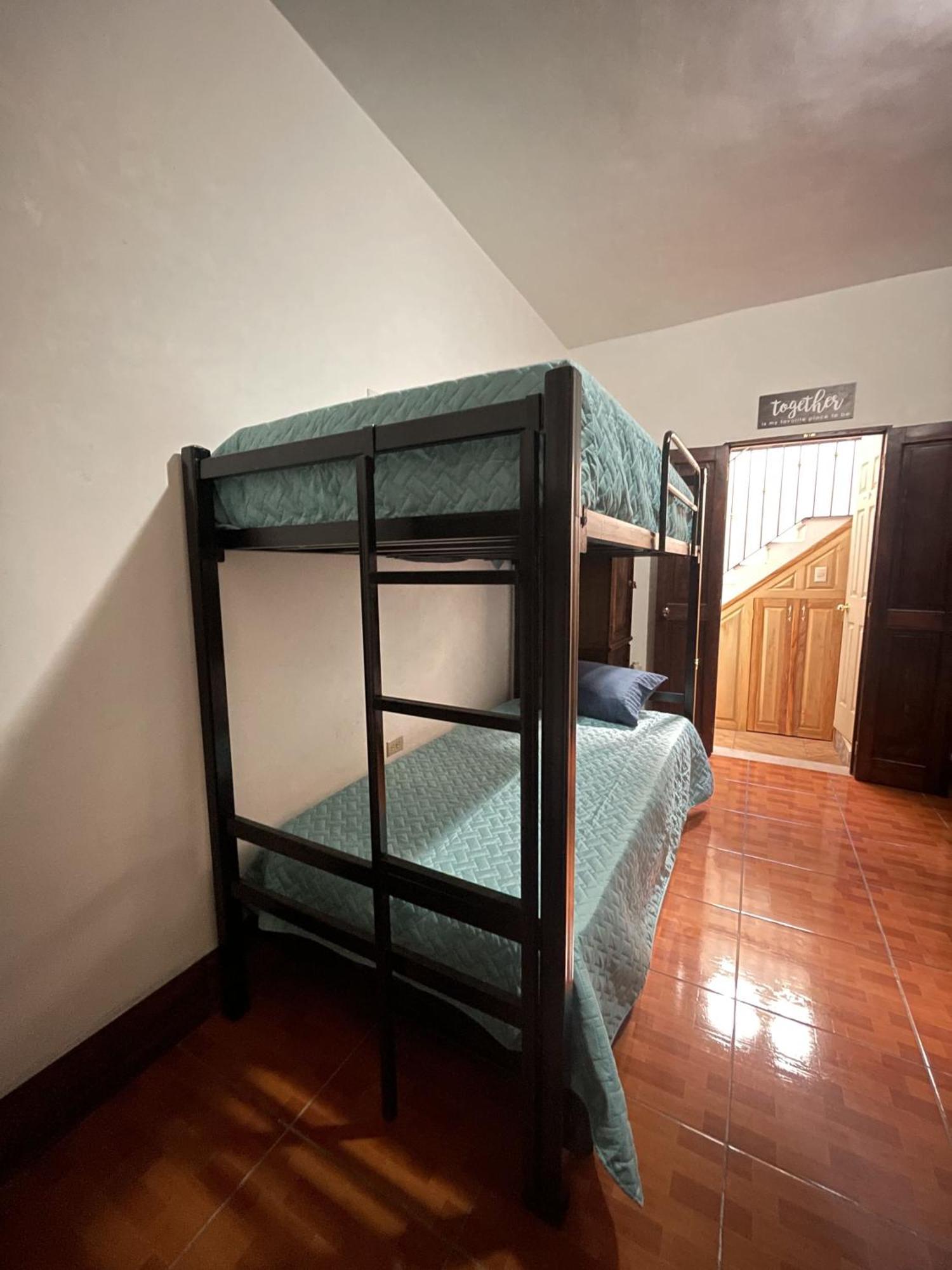 Zoola Suites Antigua Ngoại thất bức ảnh